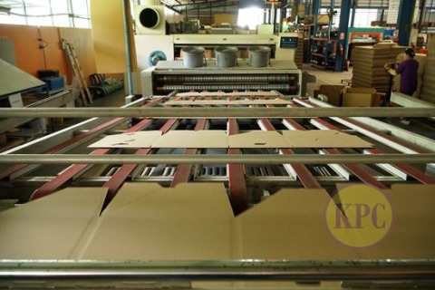 โรงงานผลิตกล่อง